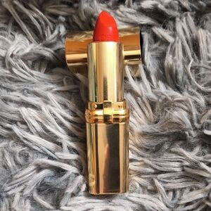 125 - Maison Marais L'oreal Colour Riche Lipstick